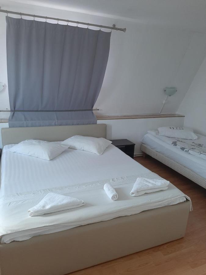 Piccola Italia Casa Racovita Cluj-Napoca Exteriör bild