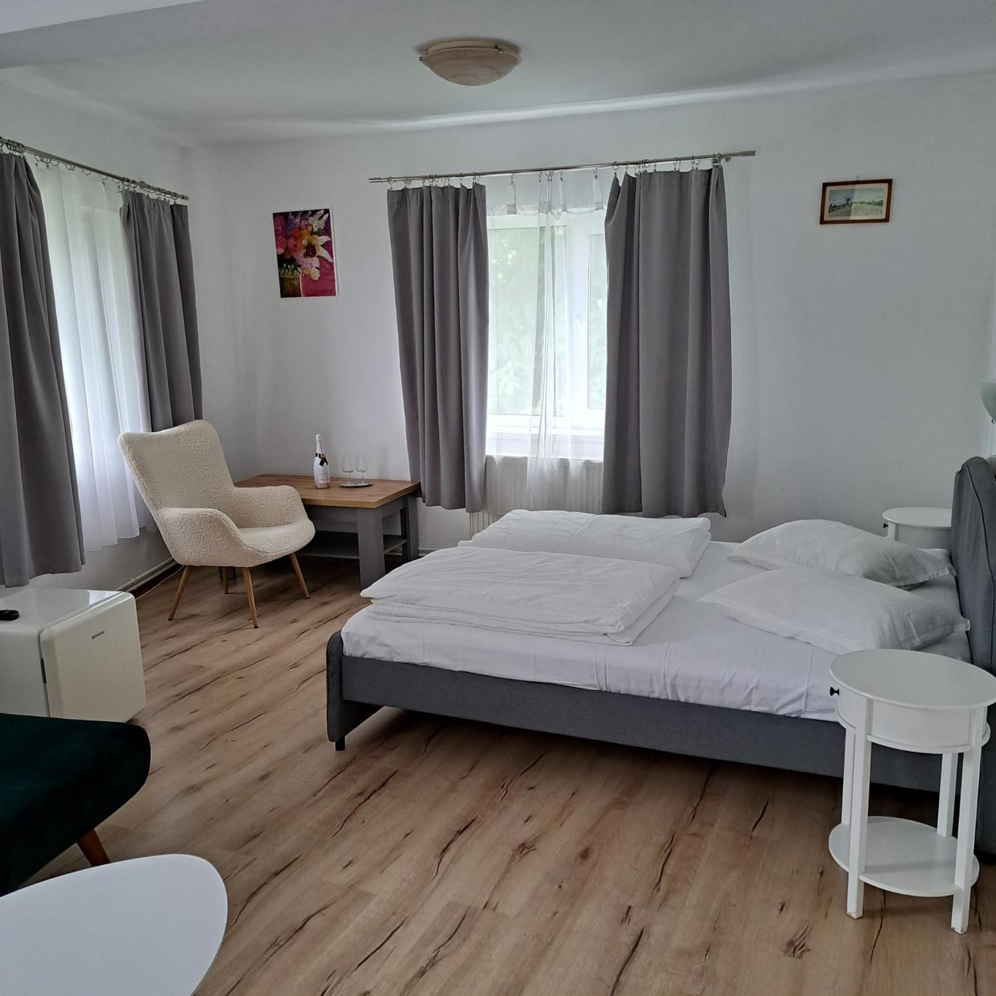 Piccola Italia Casa Racovita Cluj-Napoca Exteriör bild